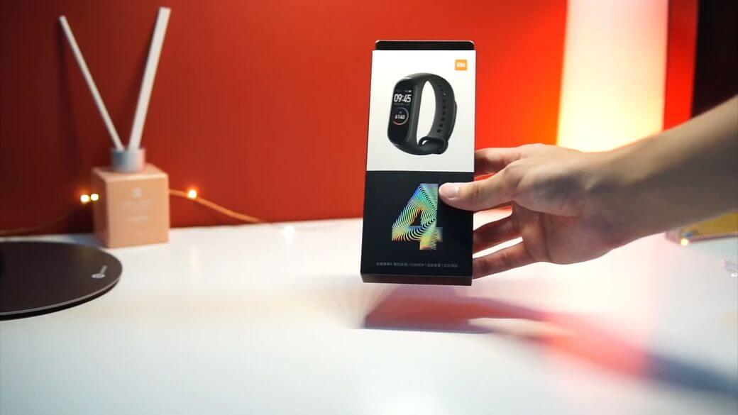 Xiaomi Mi Band 4 Обзор: Фитнес трекер который удивил