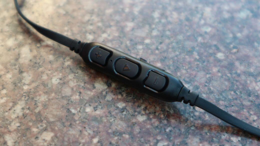 AWEI AK5 Обзор: Бюджетные Bluetooth наушники для спорта
