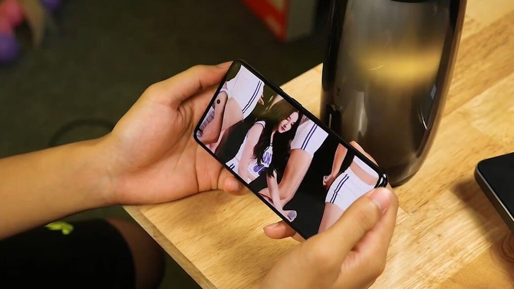 Samsung Galaxy A51 Первый обзор: Infinity-O экран и 48 Мп камера