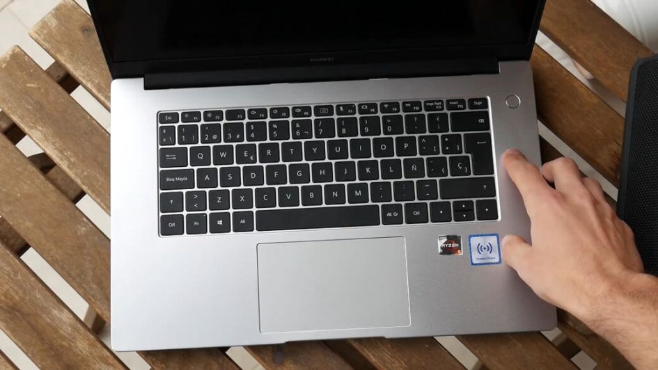Huawei MateBook D 15 Обзор: Ноутбук с AMD Ryzen 5 3500U