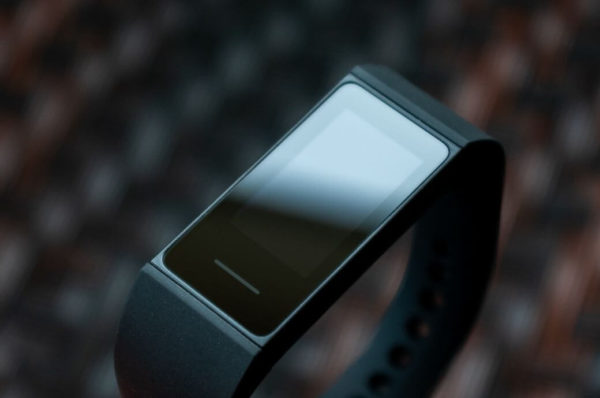 Redmi Band Обзор: Бюджетный умный браслет с NFC за $14