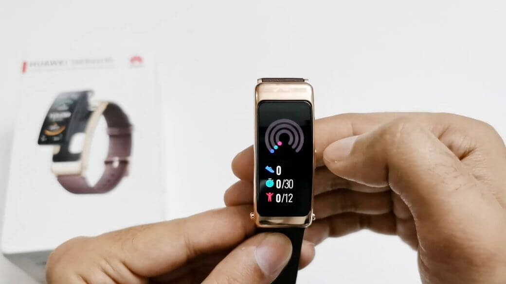 Huawei Talkband B6 Обзор: Уникальный умный браслет с Bluetooth звонками