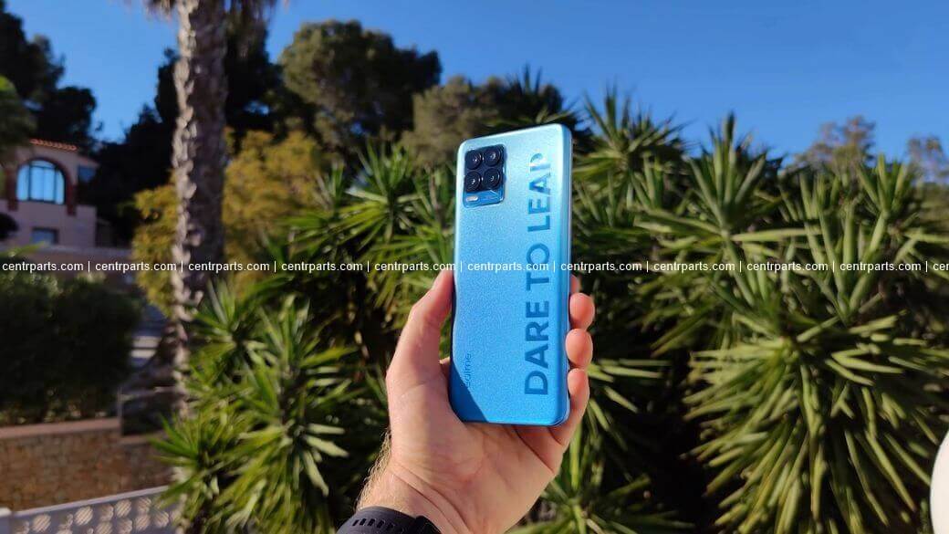 Realme 8 Pro Обзор: Хорошо оборудованный смартфон за $250