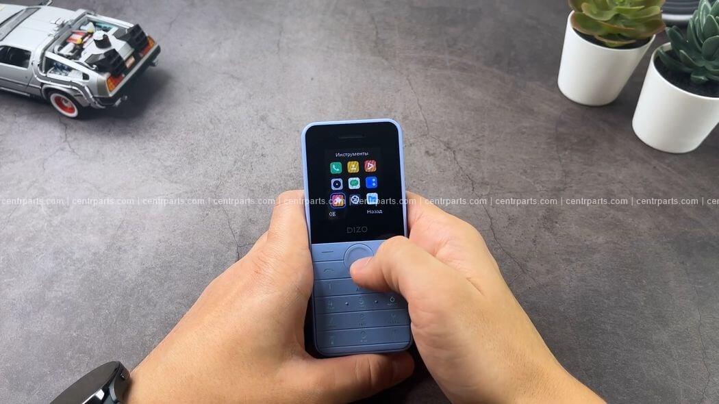 Realme DIZO Star 300 Обзор: Первый кнопочный телефон за пять лет