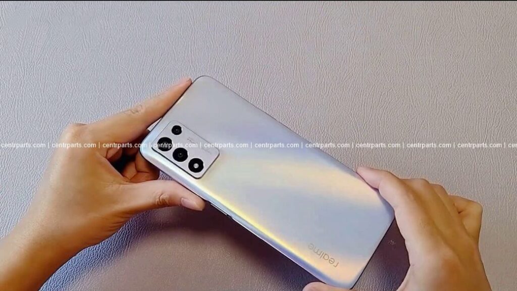 Realme Q3s Обзор: Игровой смартфон 144 Гц и Snapdragon 778G